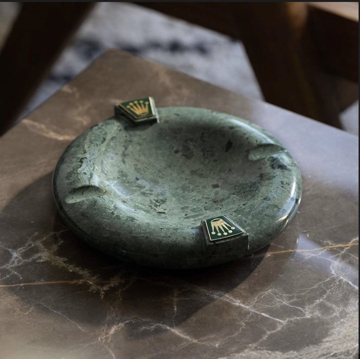 StreetFashion01's tweet photo. Vintage Marble Ashtrays by Rolex🖤 https://t.co/HVmXcFdj7a