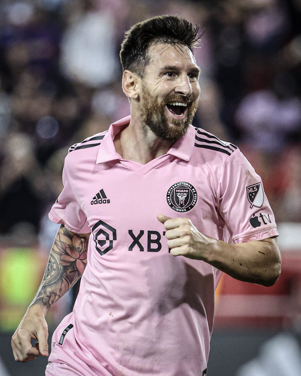 GravesenFunado's tweet photo. Sinceramente, y sin que te guien los colores, quién he tenido mejor carrea?  

🔁 RT - Lionel Messi 🇦🇷
❤️ FAV - Cristiano Ronaldo  🇵🇹 https://t.co/5jlFwVVEof