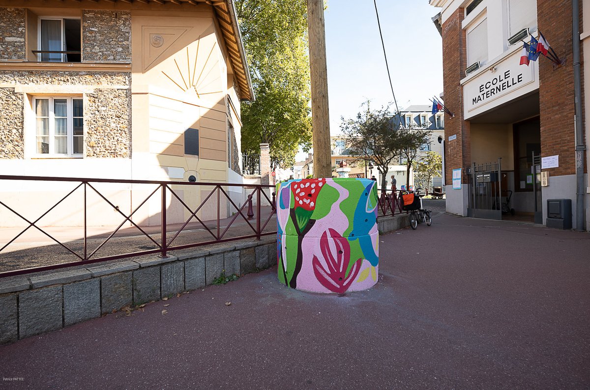 ⁦<a href="/Ville_de_Sceaux/">Ville de Sceaux</a>⁩ célèbre la rentrée scolaire cette année avec une grande opération StreetArt dans la rue des écoles. Merci au collectif @Collectif_artphemere
