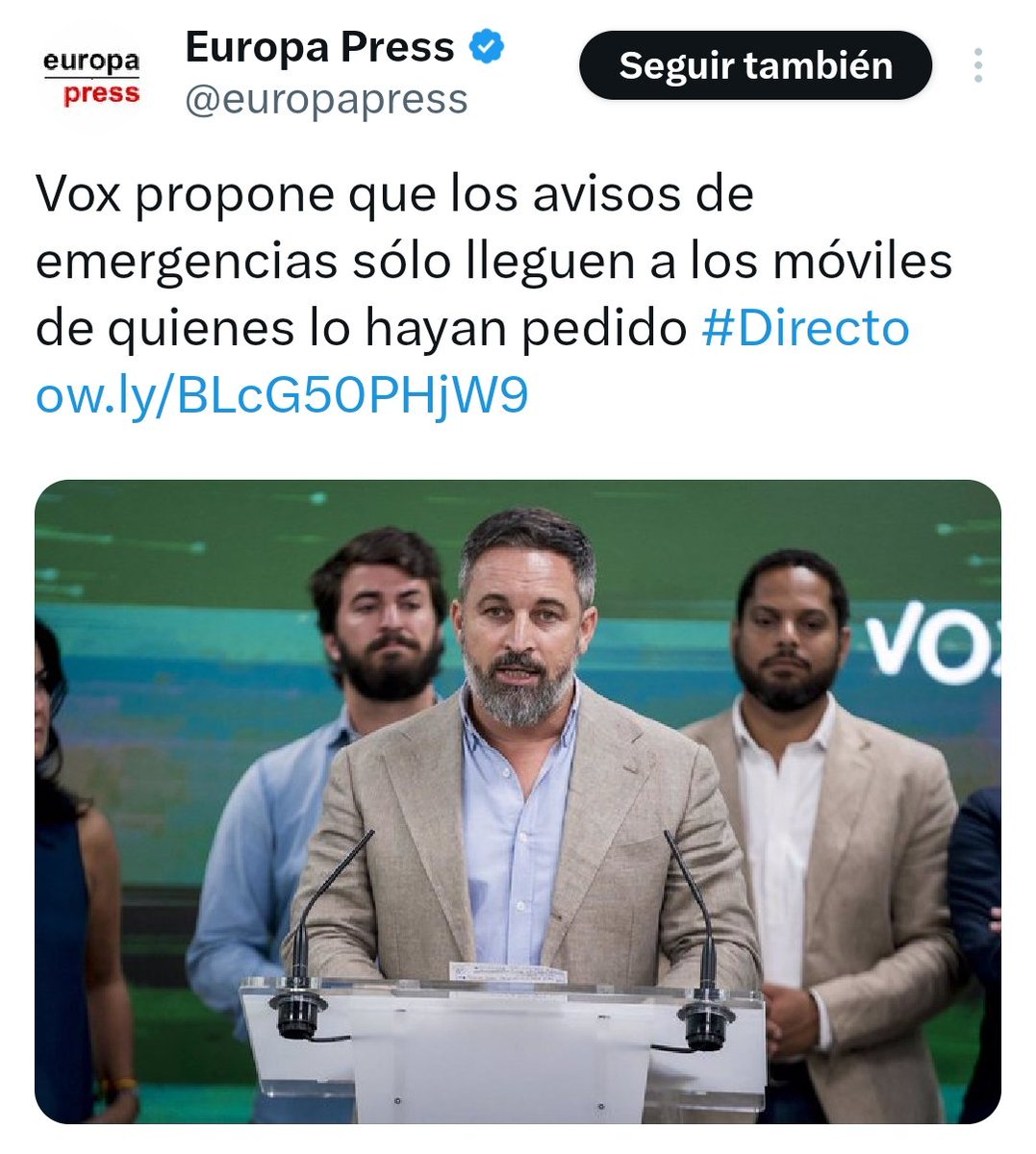 RubenSanchezTW's tweet photo. Vox propone que solo se intenten evitar las muertes de los que sepan configurar los avisos de emergencias en sus móviles. No se cansan de soltar mamarrachadas. https://t.co/qsKVQ6ETbY