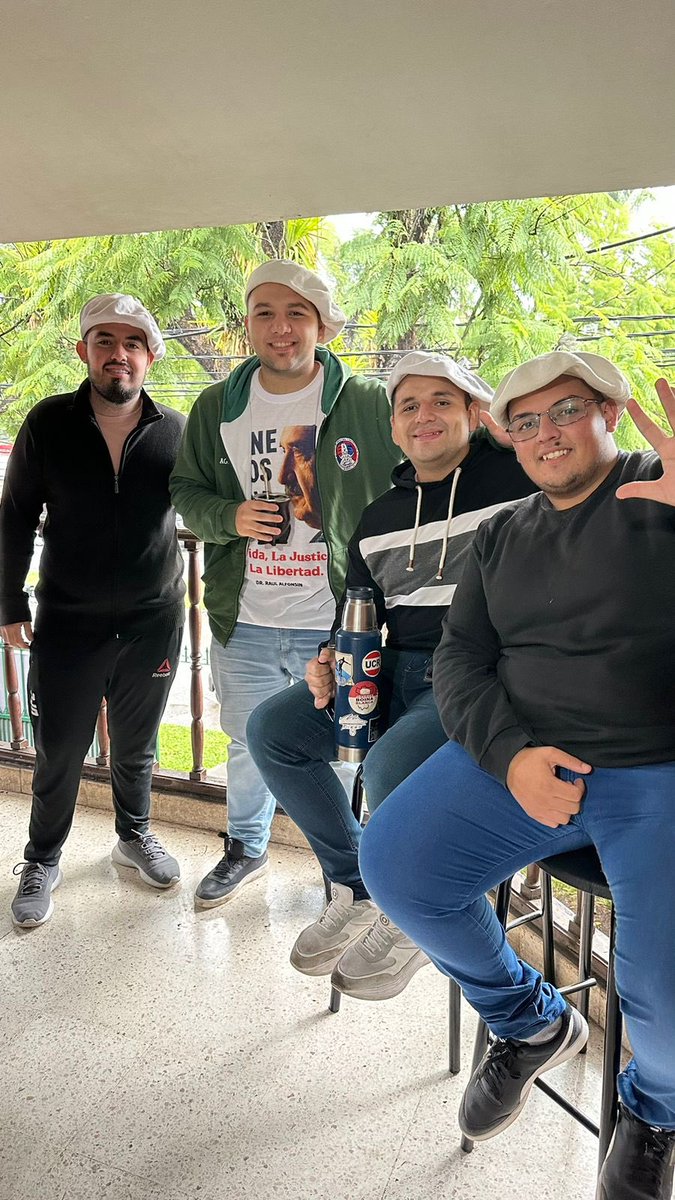 EmilianoPaez25's tweet photo. ¡ 13 años dejando en lo mas alto las banderas del Partido Radical 🇵🇱 ! 

Por los que estuvieron, por los que estan y los que vendran, felicidades @boinablancaucr @ArielGarciaUCR 🙌🏼 

#13AniversarioBoinaBlanca 

@UCRNacional @jrnacional https://t.co/5tjBfzKSN9
