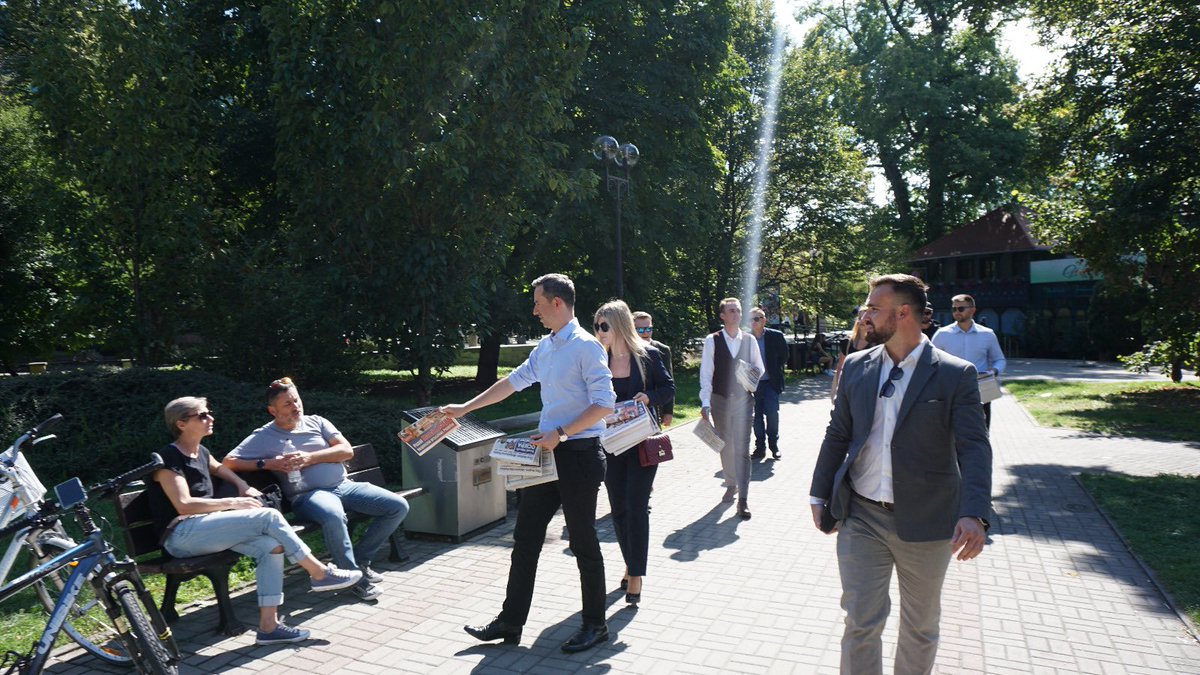 MarcinOciepa's tweet photo. Ruszamy z kampanią❗️Wspólnie z prof. Marcinem Lorencem, rektorem Politechniki Opolskiej i kandydatem do Senatu RP zainaugurowaliśmy kampanię wyborczą.

Dzisiaj startuję do Sejmu RP, aby ŁĄCZYĆ🤝, BUDOWAĆ🏗️ i WALCZYĆ💪. 

ŁĄCZYĆ, bo polska polityka jest zbyt często źródłem podziałów, a przecież najlepsze projekty powstają w efekcie synergii, https://t.co/3vN1HJ19Bn. rządu i samorządu. 

BUDOWAĆ, bo ciągle potrzebujemy śmiałych inwestycji w maz regionie na miarę kierunku lekarskiego na Uniwersytecie Opolskim. 

WALCZYĆ, nie z kimś, lecz o nasze województwo i Polskę🇵🇱. By była silna, wolna i solidarna.

Proszę o Twoje wsparcie i głos do Sejmu, jeśli jesteś mieszkańcem Opolszczyzny oraz głos do Senatu na prof. Marcina Lorenca, jeśli mieszkasz w Opolu, lub powiecie opolskim. Komitet Wyborczy: Prawo i Sprawiedliwość.

#PosełMarcinOciepa
#SkutecznyDlaRegionu
#ZawszeBliskoLudzi