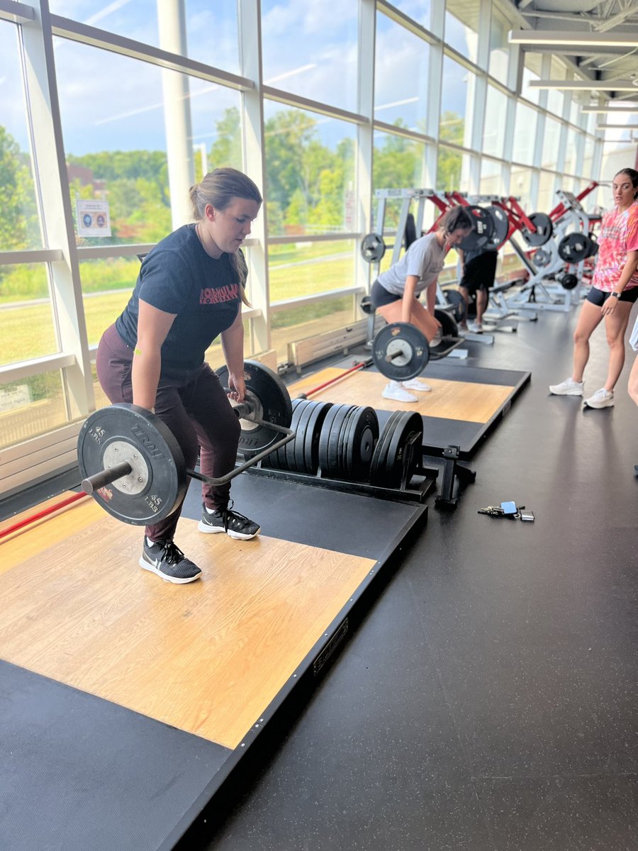 RHITvolleyball's tweet photo. Work doesn’t stop 💪🏼
#RHITVB #GoRose https://t.co/0mqKGpz6Ko