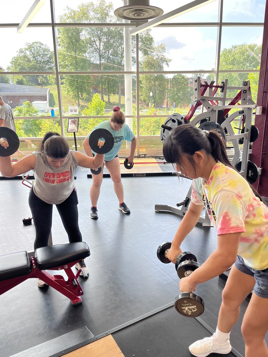RHITvolleyball's tweet photo. Work doesn’t stop 💪🏼
#RHITVB #GoRose https://t.co/0mqKGpz6Ko