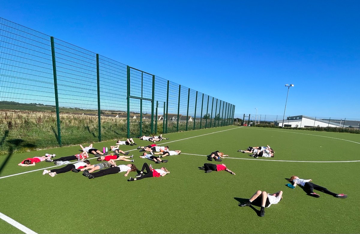 SchoolHillside1's tweet photo. I think #P6B preferred last week’s rain to this week’s sunshine while practising our tennis skills ☀️ 🎾 https://t.co/gkjOX0stMf