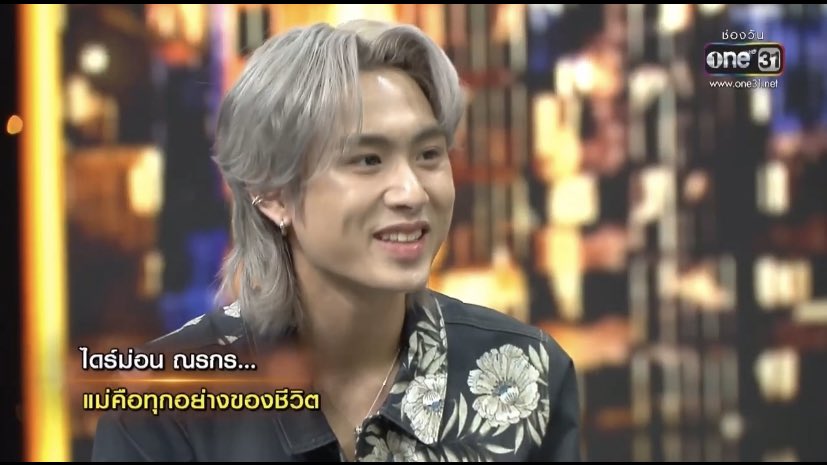 sorjorkai's tweet photo. “ม่อนขอลองซักตั้ง ถ้าไม่ได้ม่อนจะกลับไปเรียนแล้วหาอาชีพอื่นทำ” 

เดิมพันสูงม้ากก ทุ่มหมดหน้าตักถึงกับลาออกจากรร.มาเพื่อทำความความฝันอ่ะ ขอบคุณที่พยายาม ขอบคุณที่ไม่ละทิ้งรวามตั้งใจนะ ม่อนเก่งมากเลย แม่ต้องภูมิใจในตัวหนูสุดๆ

#เกลือวันเด้อ #diamondnrk_ 
#AcrossTheSkyลัดฟ้าล่าฝัน https://t.co/bml4ad7r2J