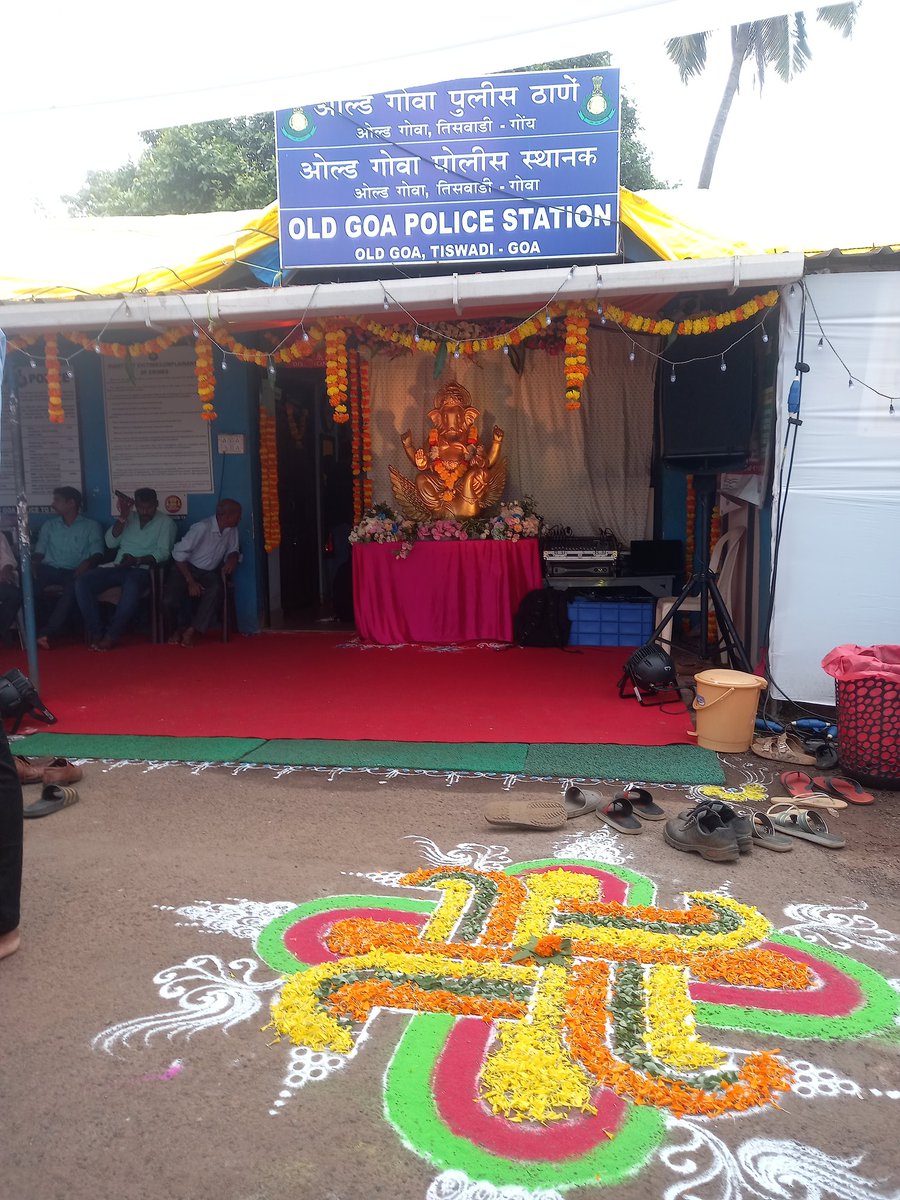 NevesjosephQua1's tweet photo. Friends 

Wishing my Hindu Brethren God Satyanarayana's  blessings. !!

Today I had the privilege and opportunity to witness the Satyanarayana Pooja / Puja at OUR GUARDIAN's Station ...THEE Police station of Old Goa that guards and Protects thee Paradise island of Divar https://t.co/ODhpxw95z7