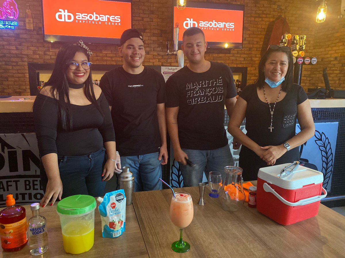 AsobaresCesar's tweet photo. Acompáñanos al @SENACesar_ a la clausura del curso de Cocteleria, y a su vez generamos rueda de negocios con los empresarios del sector  y el personal a graduarse para que se generen vínculos comerciales y contratación @Asobares @SecDesEconomico @luismonsalvo https://t.co/VoQQ7MEAdn