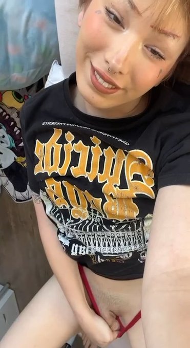 any straight guys here who are a little curious? https://t.co/29J5iGohBt