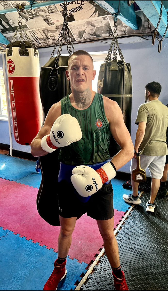 It’s a new week @gavin1gwynne starting the week off using the best products @EmpireFS_ @EmpireProTape #Fightready #Merthyrmexican