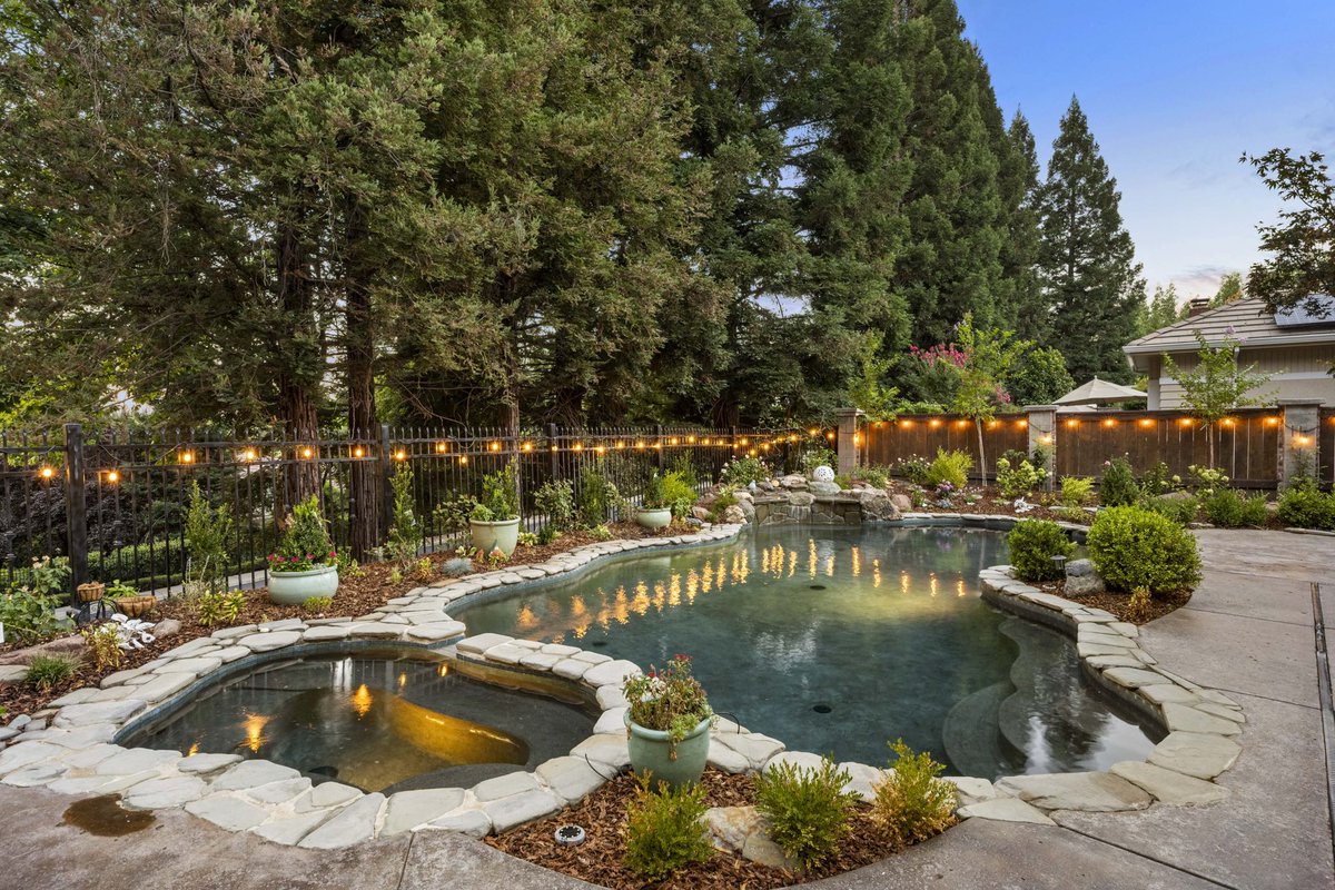 MilesMinnoPhoto's tweet photo. We are hanging onto the summer vibes. Fall is around the corner…
#sundown #pooltime #sunset #nature #sunset_pics #sky #backyarddesign #backyardfun #landscape #granitebayrealestate #sunsetphotography #backyard #pool #summer #sunrise #beautiful #placercountyrealestate #clouds https://t.co/ReNEPN1rQB