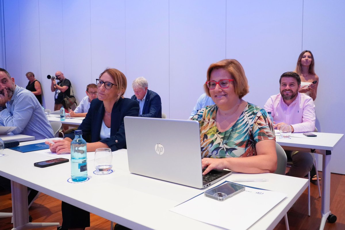 popularespalma's tweet photo. Hoy hemos dado inicio al nuevo curso político en una jornada política en la que nuestro presidente @JaimeMartinez ha presentado propuestas, ideas y proyectos beneficiosos para Palma, Mallorca y Baleares. https://t.co/K7SUHsSw1f