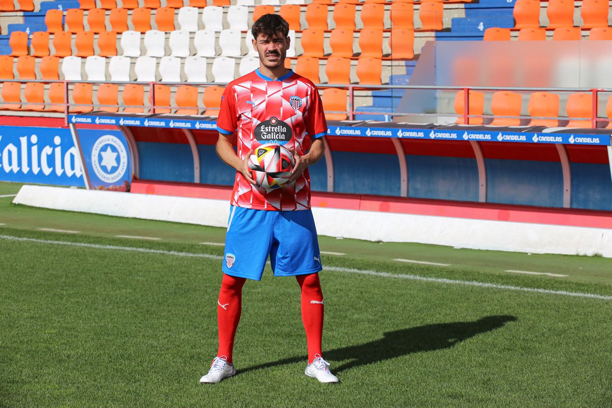 CDeportivoLugo's tweet photo. Que ben lle queda a albivermella a Joza 😁❤️🤍

#JozabedAlbivermello
#ForzaLugo https://t.co/whpQyjItIh