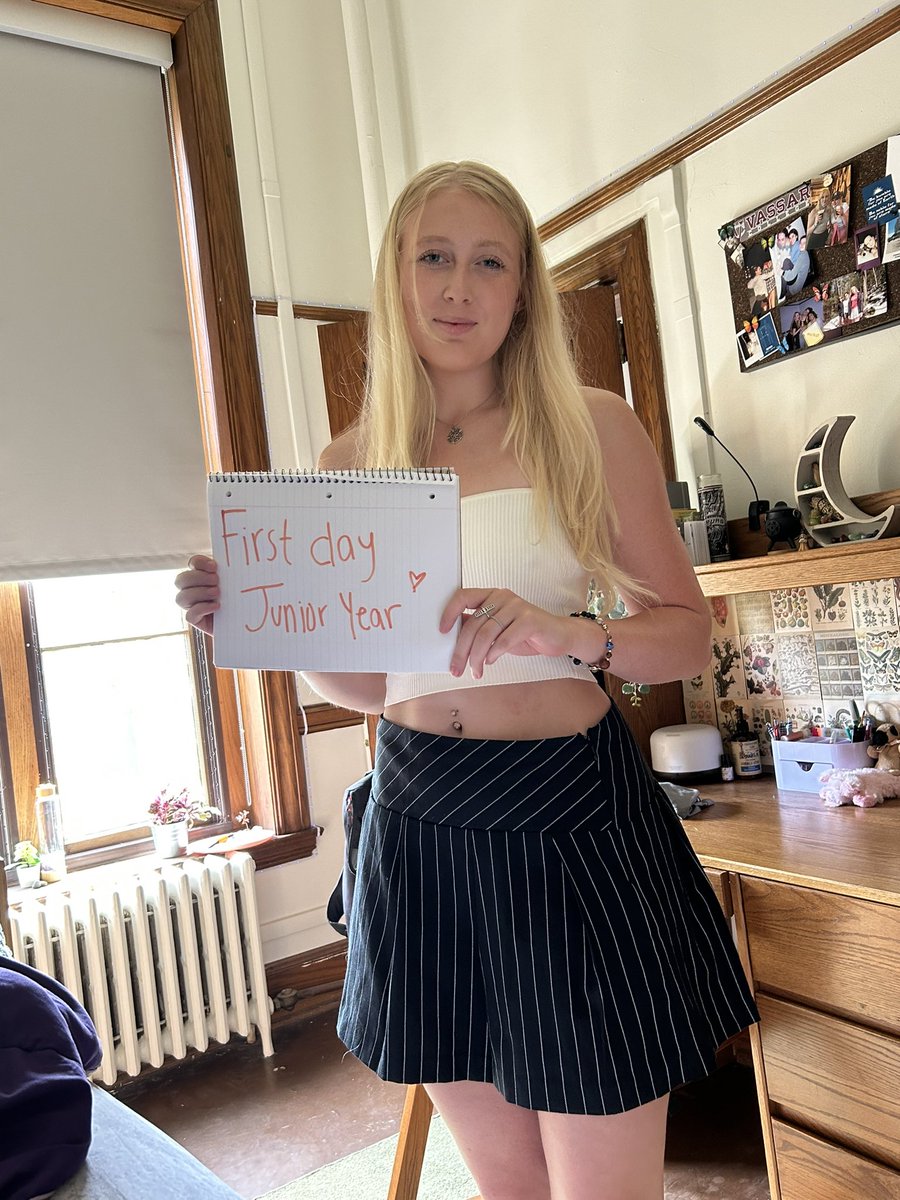 SelfPlanable's tweet photo. First day of Junior year this week!! https://t.co/oBIfH4rn8Z