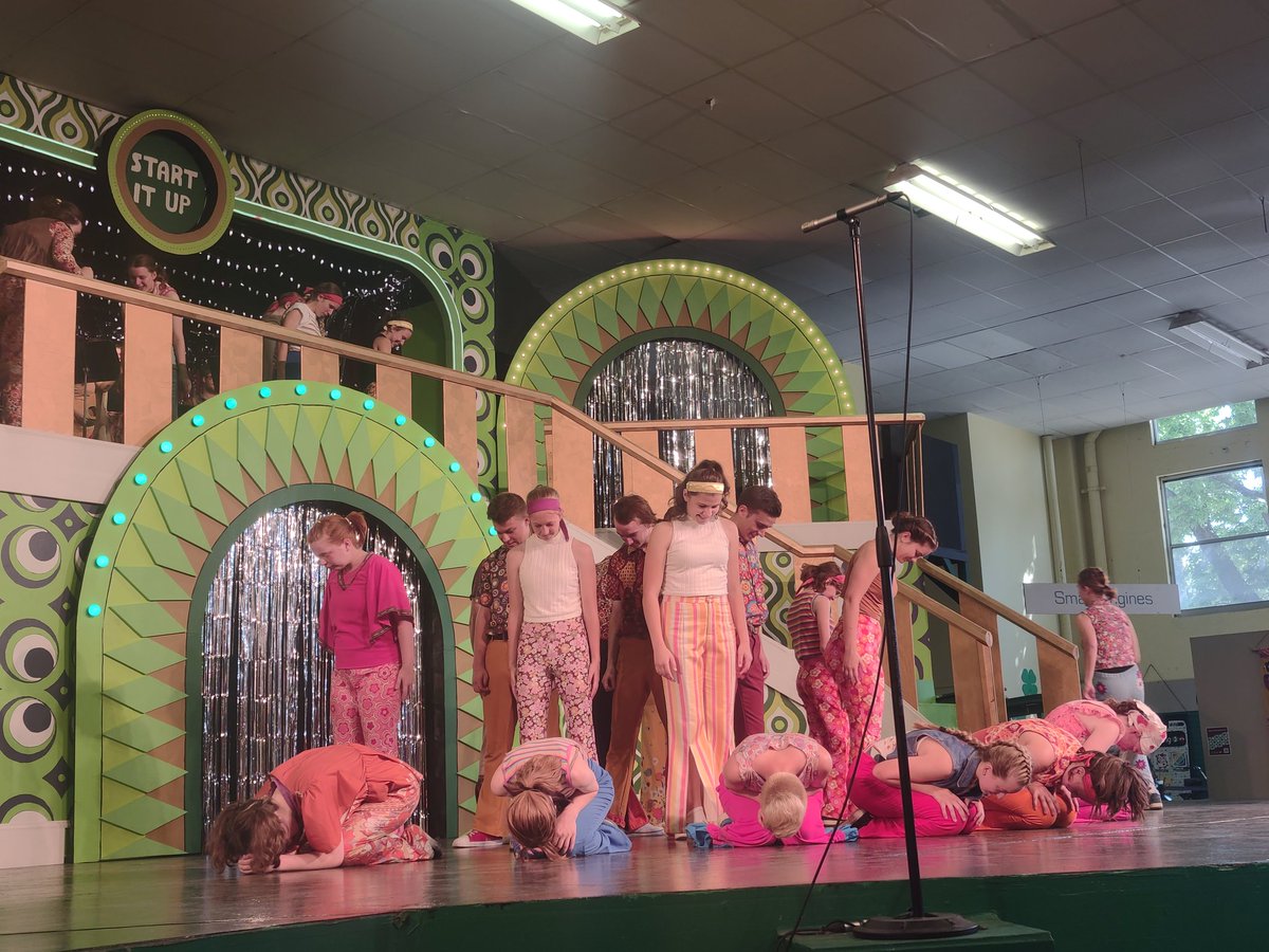 BevDurgan's tweet photo. Day #12 - MN State Fair!  Last 4-H "Art's In" Program!  Great Program and Fair for our 4-Hers! @UMNExt https://t.co/hOvjJPE9Ie