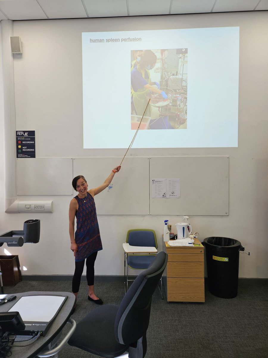. <a href="/WNahrendorf/">wiebke_nahrendorf</a>  gave a great lecture today about the immunbiology of #Malaria! 🦟 #Immunology #SummerSchool