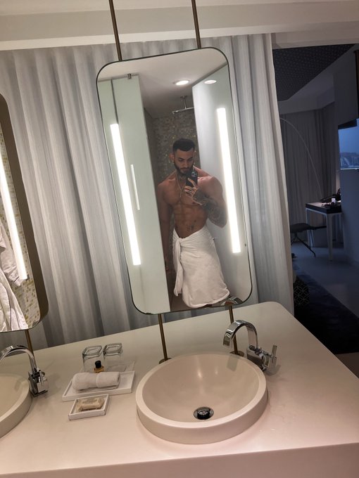 I hope you have a great day🌚 https://t.co/zdPeRBoNjZ