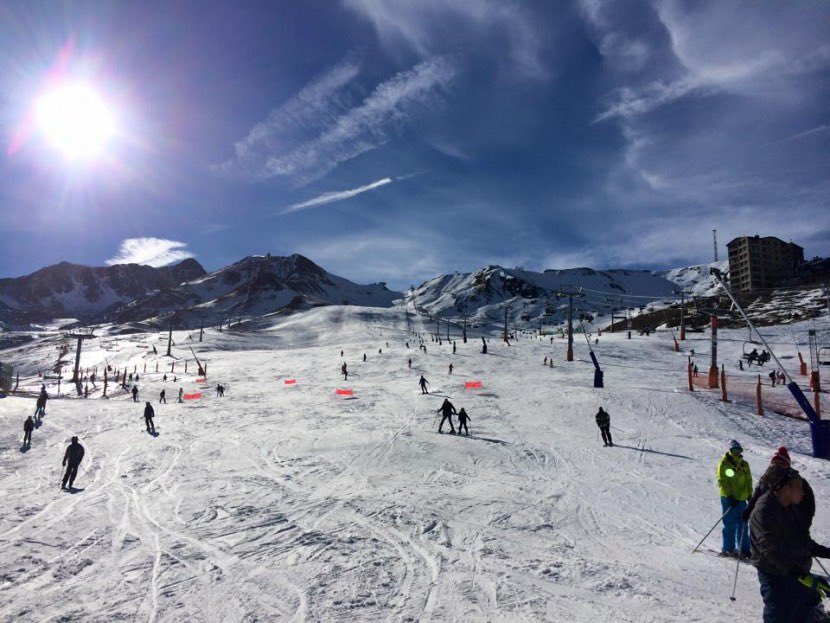 اجمع مدينة برشلونه 🇪🇸 مع دولة اندورا 🇦🇩

🇪🇸برشلونة سياحياً لها شعبية كبيره لكن شي وحيد جرب شقق Capri by Fraser بتنبسط

🇦🇩دولة اندورا اهم دولة تربطك مع برشلونه

- معروفة بالنشاطات الرياضية الشتوية
- التسوق وهو الأهم (رخيصة)
- معفية من الضرائب في التسوق
- العاصمه لافيلا
- العملة