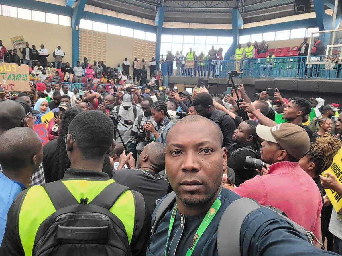GLFChapters's tweet photo. ✊🏽Today, as part of #AfricaClimateSummit, @SundayGeofrey5, the GLFx Yaounde Chapter coordinator, took part in a climate match organized by several #climatechange activists to push for urgent #climateaction &amp; the adoption of inclusive policies.

#ThinkLandscape @GlobalLF @SSuhucam https://t.co/E3tlCMtRJn
