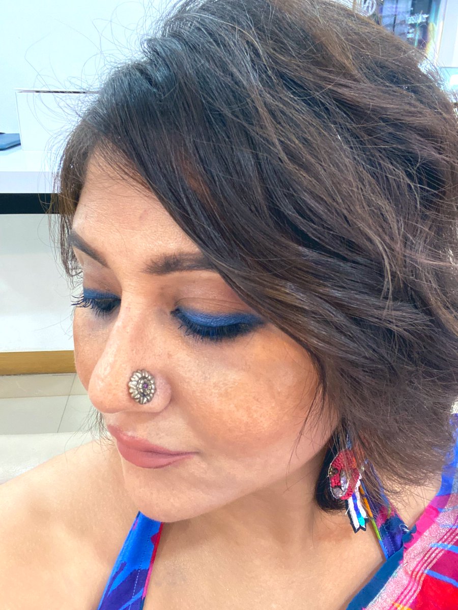 swastika24's tweet photo. the greys with a dash of 💙💙 https://t.co/wVH1cRymXX