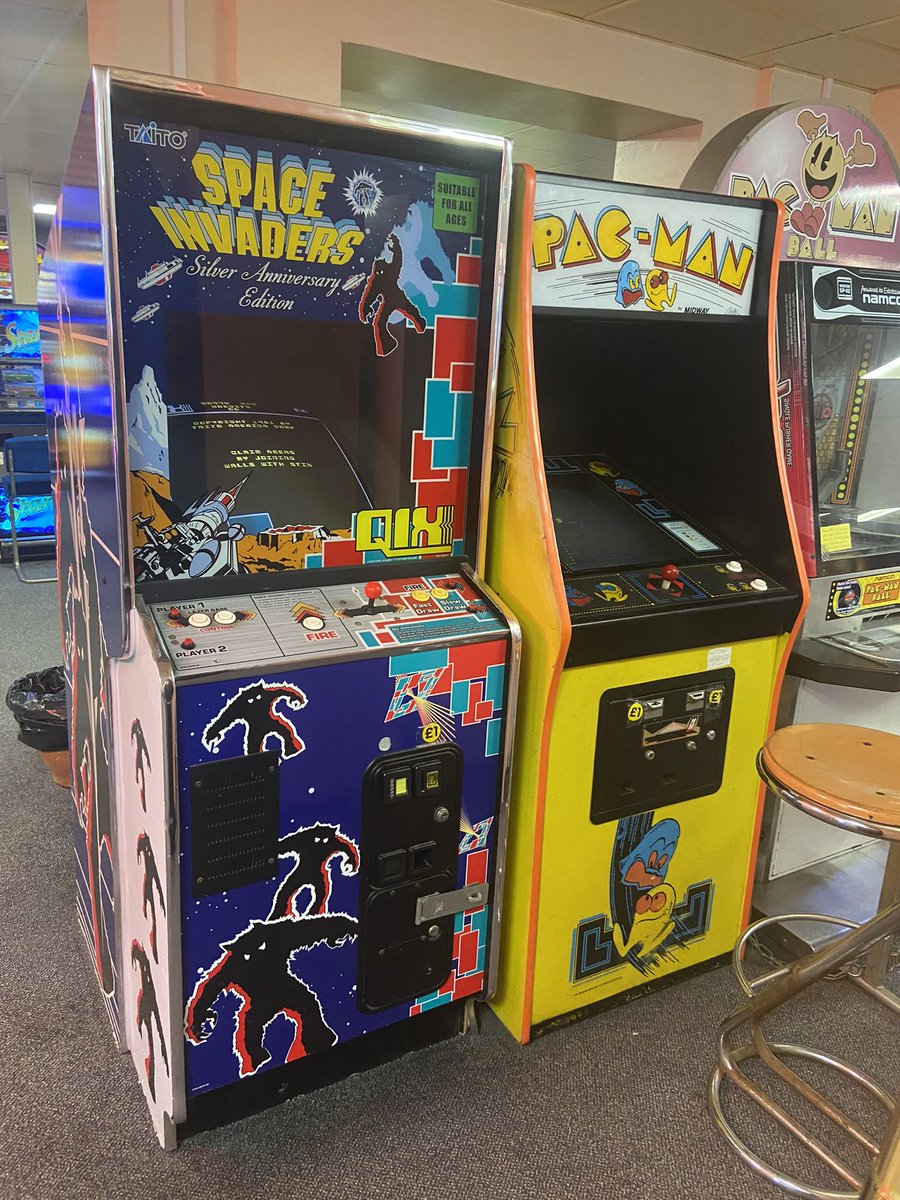 Spotted these two legends in an Arcade, unloved and unplayed Surrounded by busy ticket redemption machines