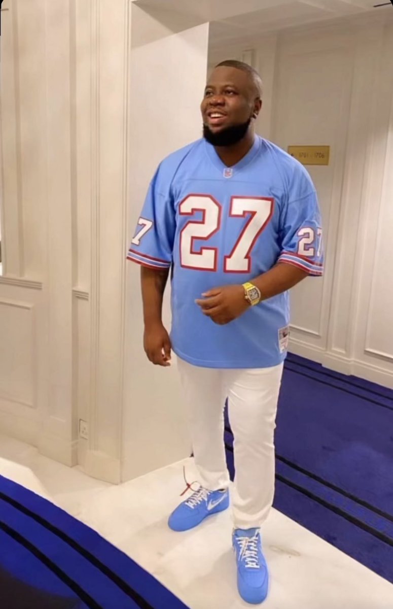 chameleon_fr's tweet photo. King hushpuppi is back 🍾🍾 https://t.co/ONjvECsKB6