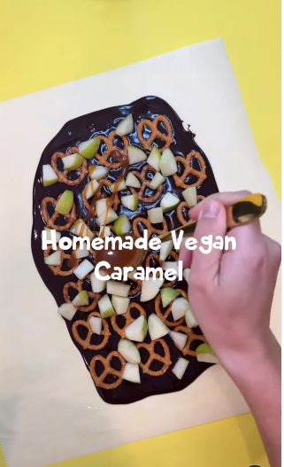 bhufoods's tweet photo. Deliciously Easy Vegan Caramel Apple Chocolate Bark Recipe | BHUFoods Chocolate Chips 🍏🍫

Click Here : https://t.co/WCs8a7asJK

#veganfood #veganism #homemade #RecipeOfTheDay #recipe #RecipeForMagic #chocolate #bhufoods https://t.co/UcnceHesve