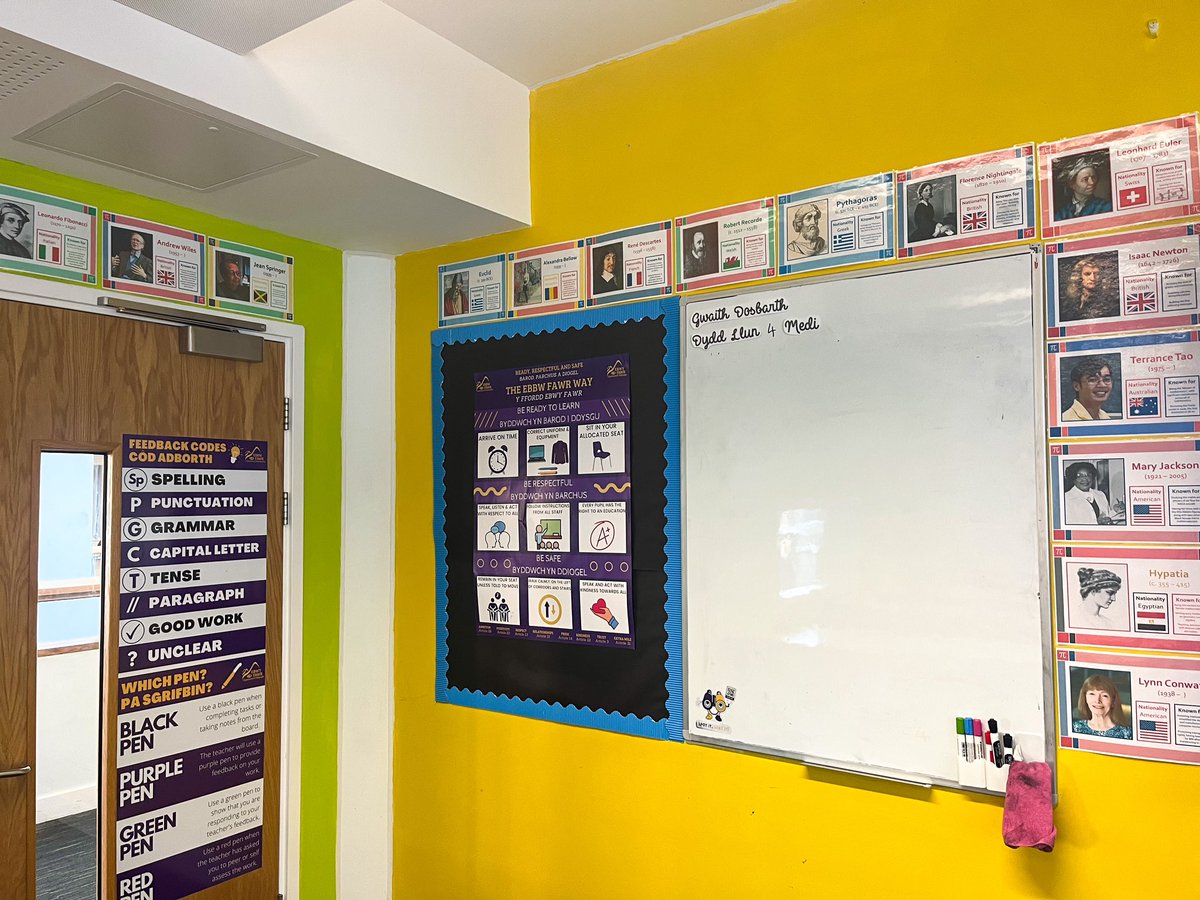 Miss Herring ✨ tweet media