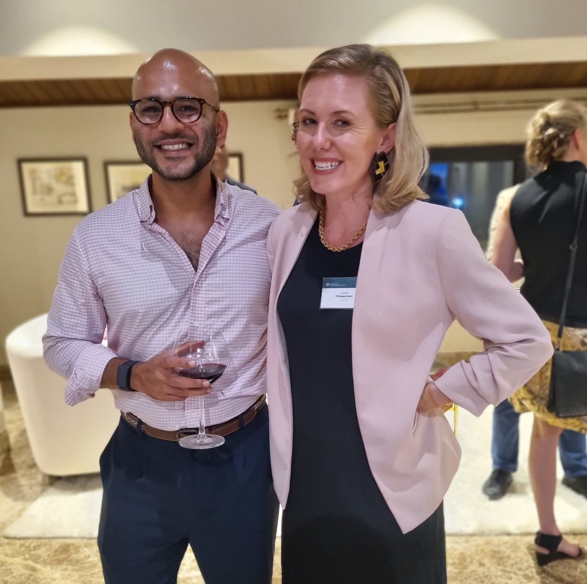 ChapmanLizzie's tweet photo. The absolute OG of #DigitalEMI and #BNPL in india. @vsek finally admitting he inspired many a digital credit trend 🧐 https://t.co/aS1IPO4BQx