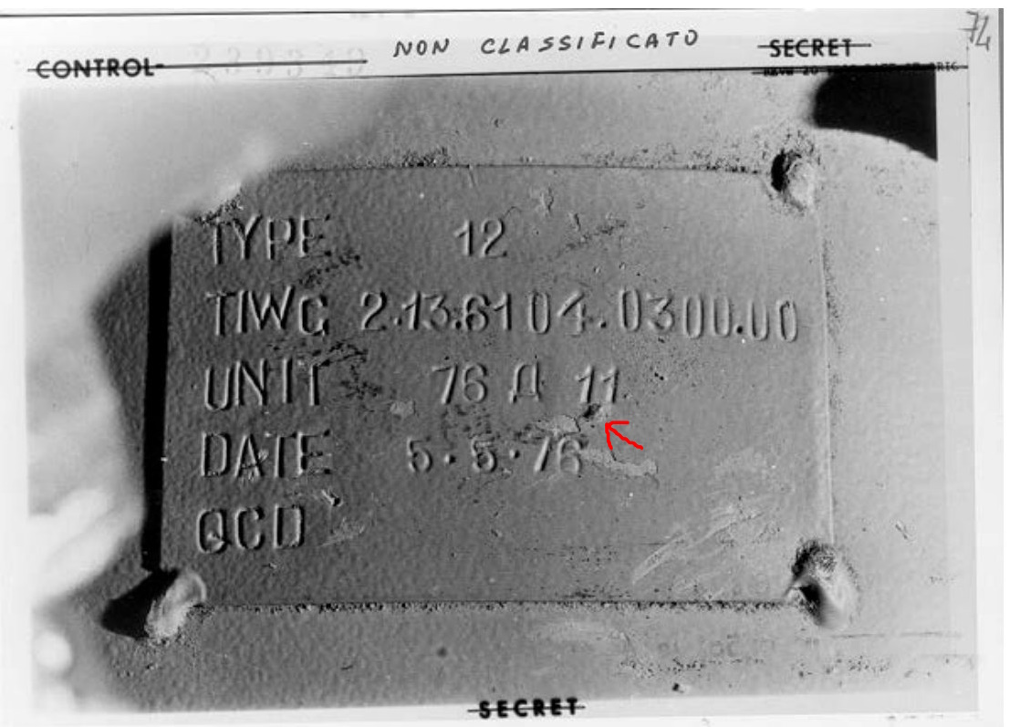 Wikileaks_Ita's tweet photo. #Ustica Foto #USA alcuni reperti #Mig23 libico caduto vicino a #Castelsilano in Calabria sforacchiatI da una mitragliatrice CONTROL #SECRET 🇺🇸(1980) https://t.co/peLem3ZB1s