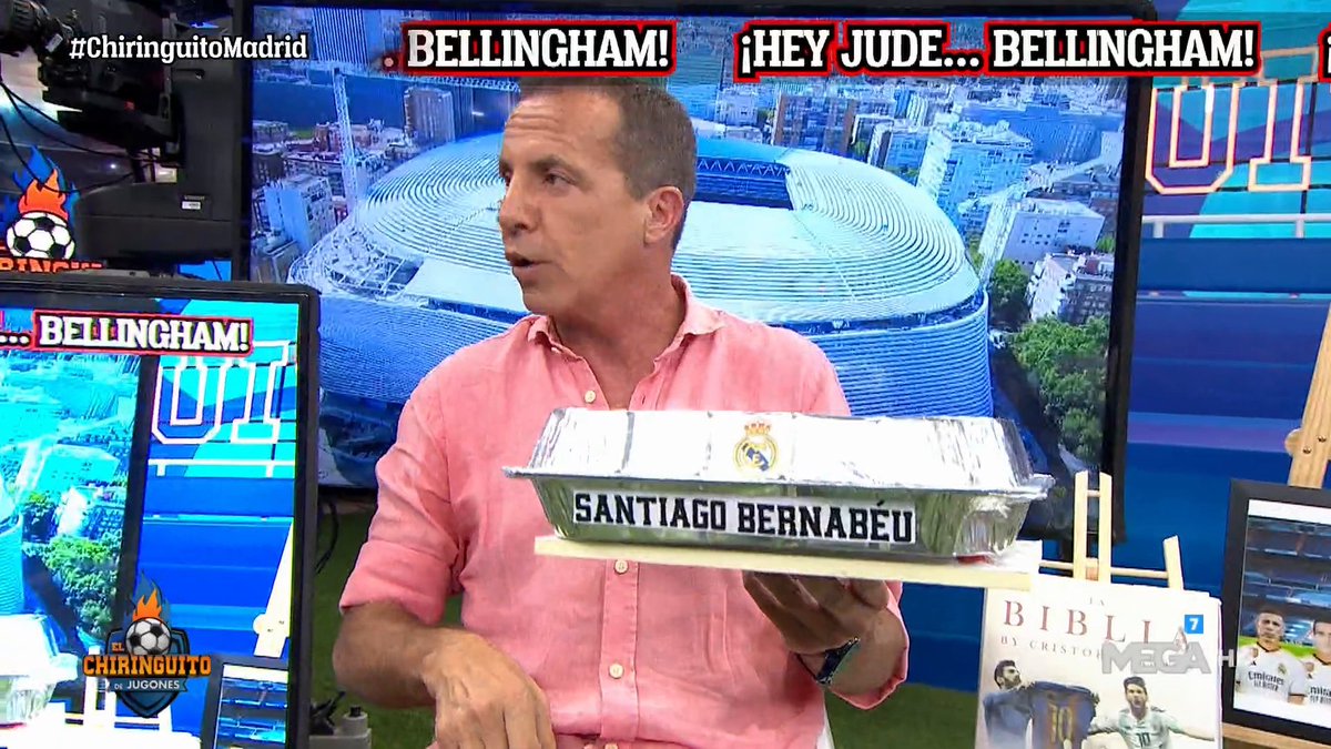 BarcaUniversal's tweet photo. .@cristobalsoria: "The Santiago Bernabeu looks like a lunch box." https://t.co/teTwzOft3q