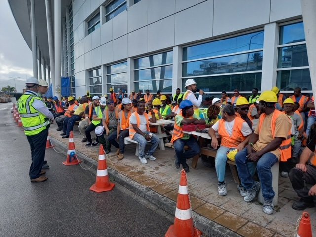 SXM Airport tweet media