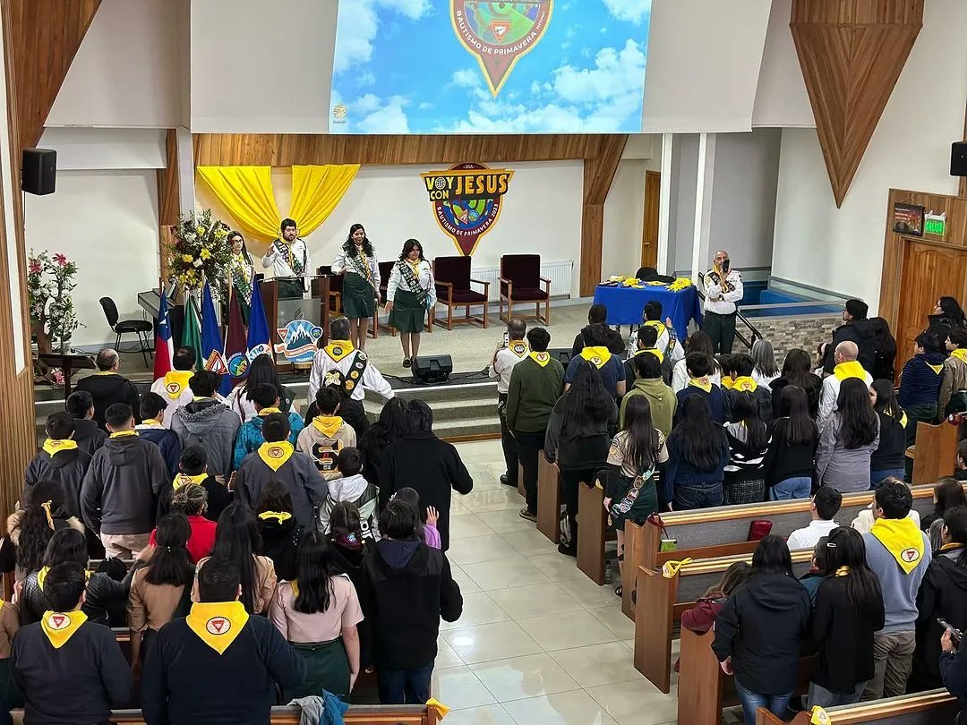 asuraustral's tweet photo. Este sábado en Villarrica hemos dado comienzo con mucho animo a la movilización de la semana del pañolin en el sur de Chile 🇨🇱🌧❄️

Cristo nos acompañe en el transcurso de estas importantes jornadas ✨️🙌

#ASACh #pañolin #conquistadores https://t.co/mcIaA1qh20