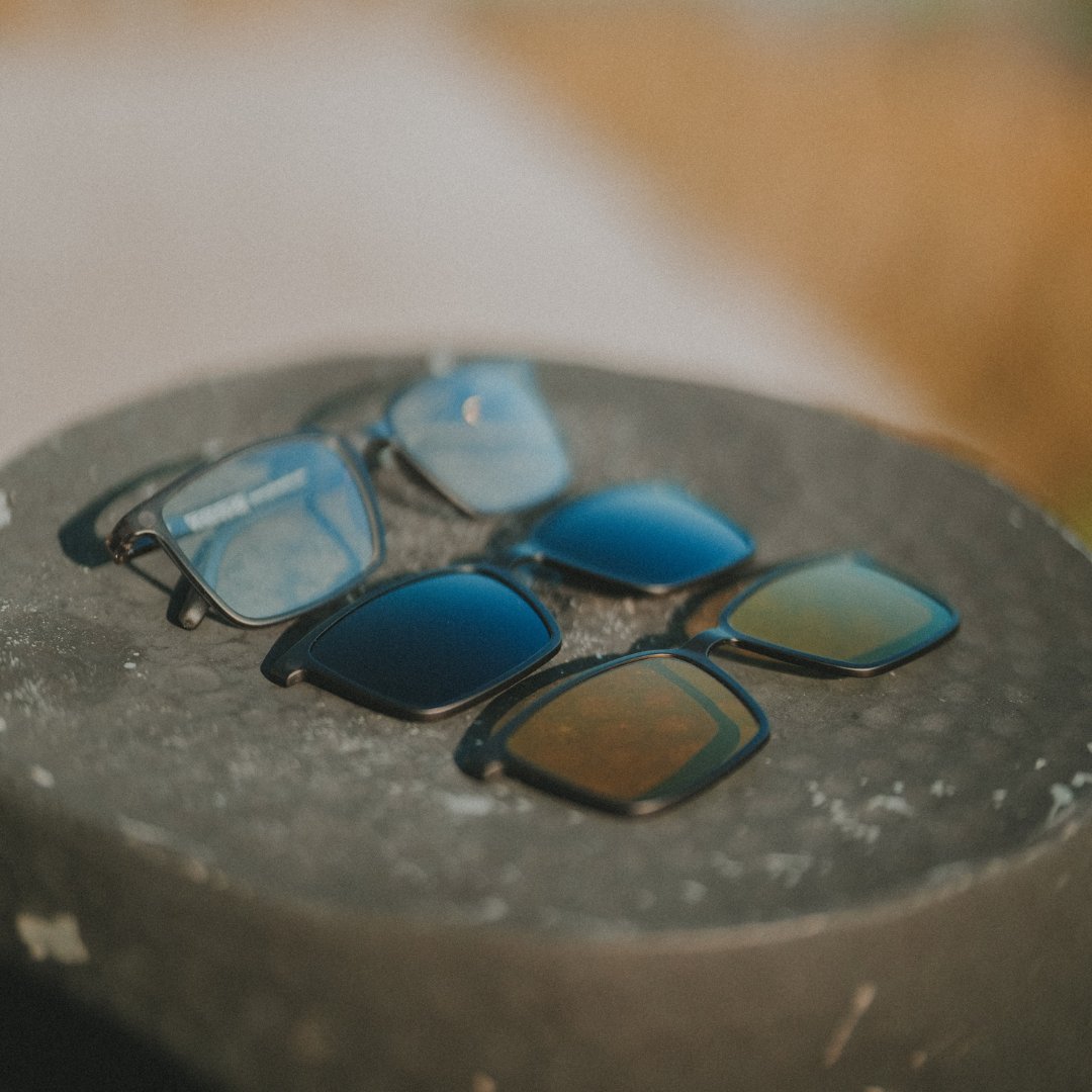 Descubre la fusión perfecta de estilo y sostenibilidad con nuestros #lentesópticos y de sol de bamboo😎🤓

 Modernos, elegantes y versátiles, te acompañarán a cualquier lugar 💯

🟢Visita nuestra tienda en línea 👇
🔗bamboo-life.com