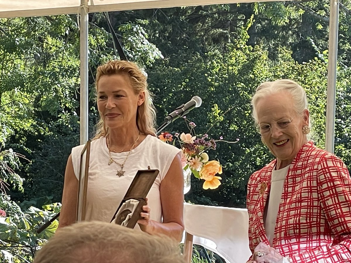 Simon C. Mears tweet media