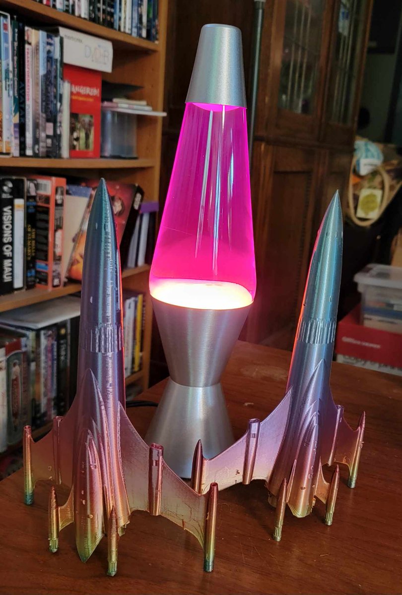 pranakasha's tweet image. Still Life of Rainbow Palladins and Lava Lamp...

#SpaceCommand #Palladin #CoolestShipEver