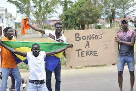 Cosa76's tweet photo. 🔴 Oligui "Notre étonnement est grand lorsqu'on entend certaines institutions internationales condamnent l’acte posé par des soldats qui n’ont fait que respecter leur serment sous le drapeau : sauver la Patrie au prix de leur vie" 
#Gabon

@un @_AfricanUnion @Europarl_EN #Macron https://t.co/AdOburnbw9