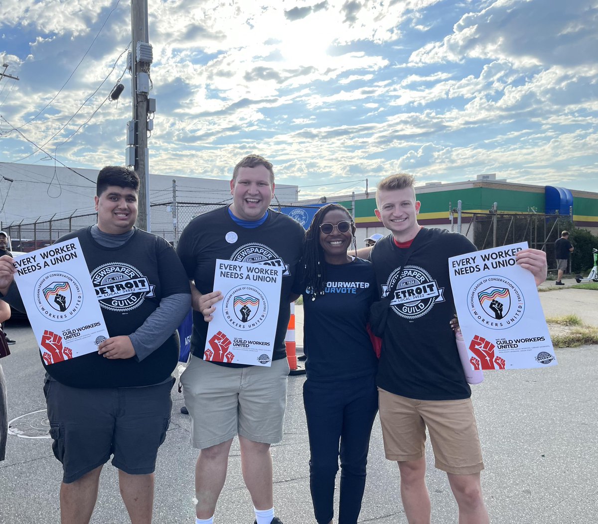 MLCVUnited's tweet image. We're excited to announce that on Friday, our union was officially recognized by @MichiganLCV! We are proud to celebrate this Labor Day as union members, and excited to begin the process of bargaining our first contract.
Happy Labor Day! #1u #Solidarity