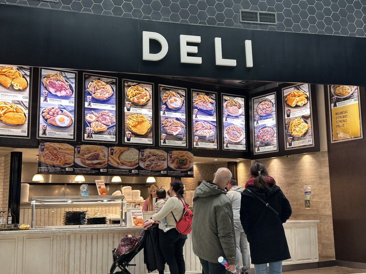 anecetta's tweet photo. Expectativa vs Realidad #Deli #Unicenter no vayan!!! https://t.co/esf2J5jZbg