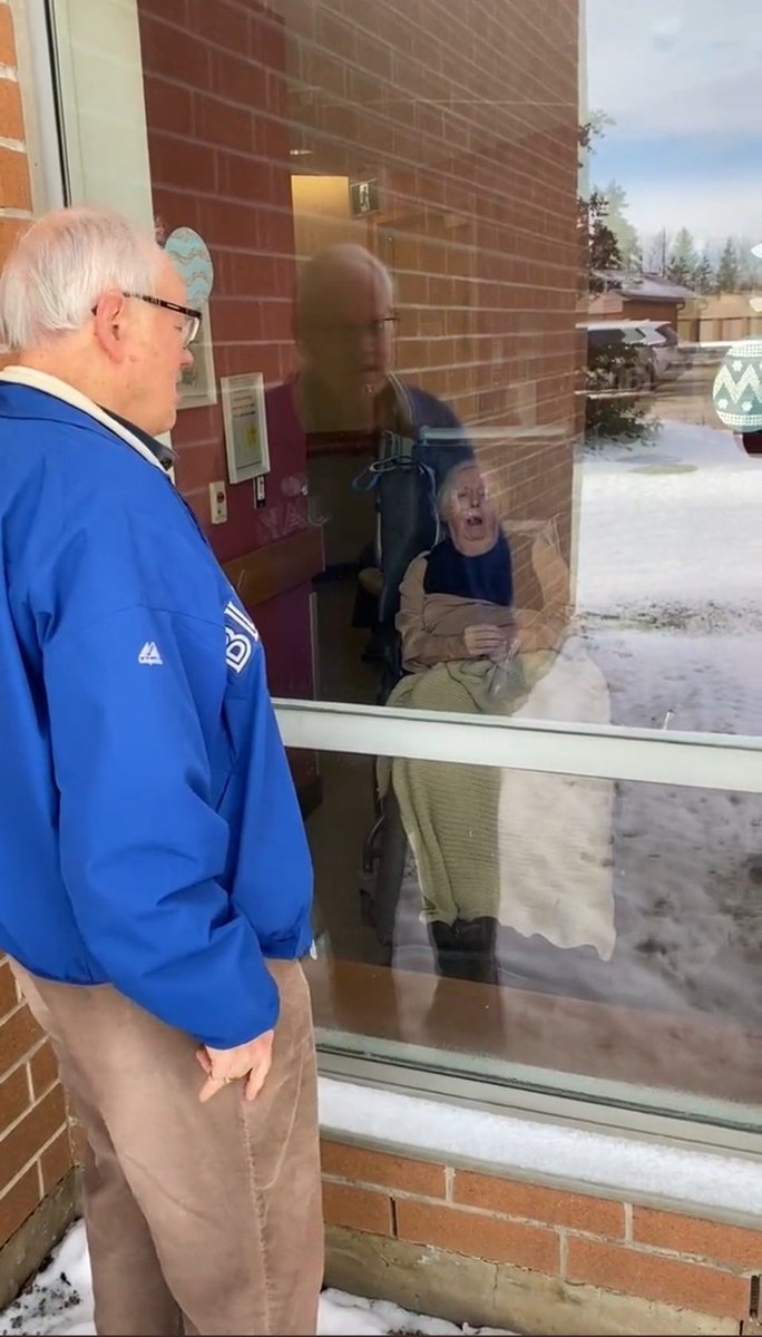 mike_muffler's tweet image. &quot;I don&apos;t know what&apos;s worse being lucky to even see a loved one through a window or just not seeing them at all.&quot; 

#CovidProtocols #HealthcareFacilities