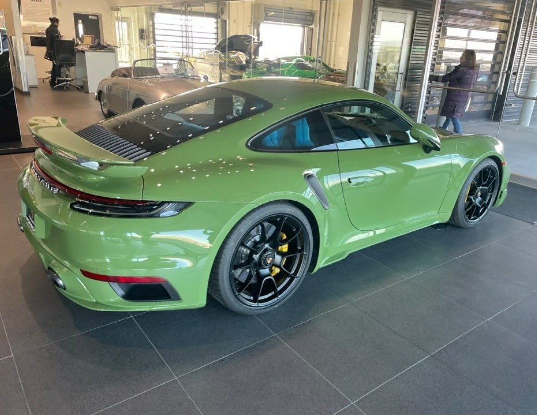 Porsche Club tweet media
