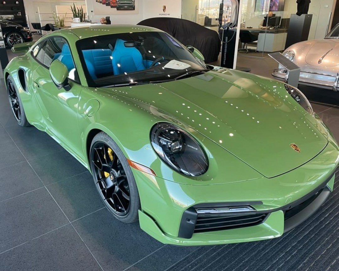 Porsche Club tweet media