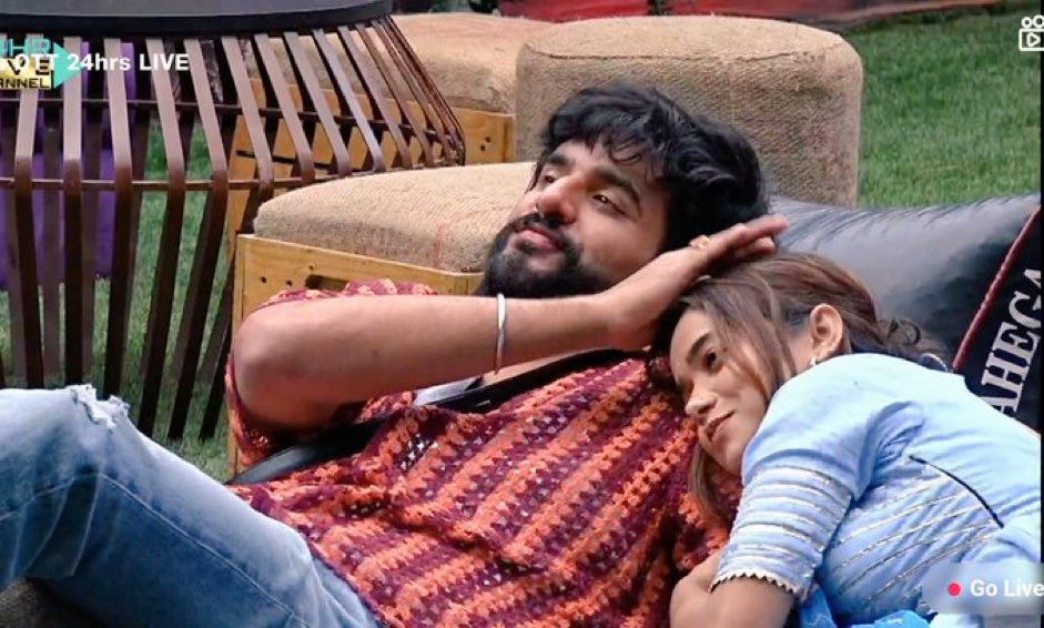 FactSlayerr's tweet photo. @AbhishekMalhan4 #Abhisha fans 💛

DESTINY MANIFEST ABHISHA https://t.co/H3pqzB7pb3