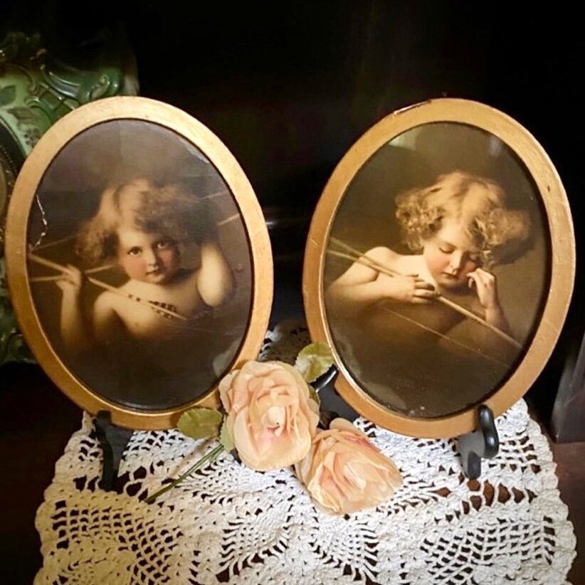 Tell me this Cupid doesn’t tug at your heartstrings?! 🥰 etsy.com/listing/152756… 💘 
#etsyvintage #etsyusa #etsyshopping #vintagestyle #vintagelove #vintageromance #antiquephoto #antiqueprints #vintagecupid #shabbychic #romanticdecor #homedecoration #wallart #buyvintage