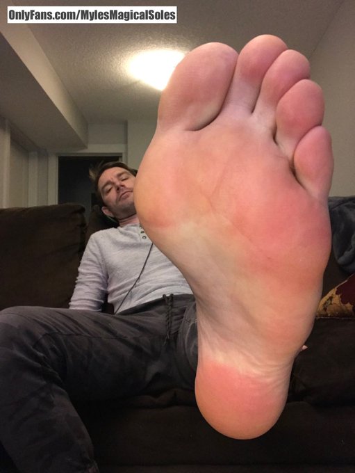 Look at the place where the soft, flush pink of my heel, transitions to the creamy, icing sugar white