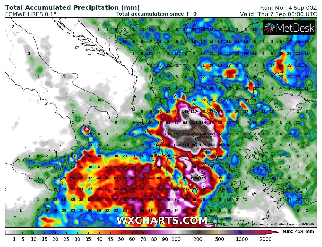 Sausius_wx's tweet image. Very concerning #rain totals are anticipated in parts of Greece over the next 3 days. Based on available guidance maximum totals of up to 500 mm seem plausible and 1000 possible. Life-threatening #flooding and #mudslides would certainly ensue in the worst hit areas. #EUwx