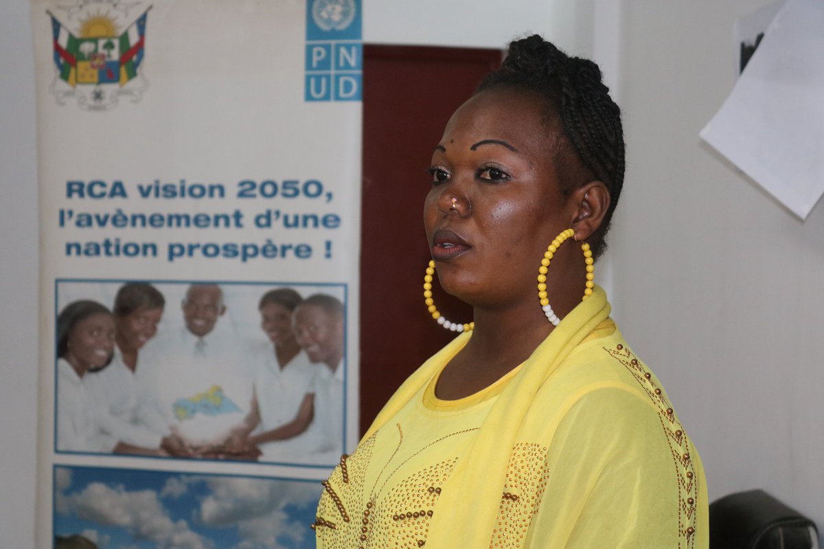 PNUD_RCA's tweet photo. Présenter les gds axes du Plan Intérimaire de Développement de la #Centrafrique #PIDRCA 2024-2026, les acquis et faiblesses du #RCPCA: le PM @moloua_felix a échangé avec les journalistes à ce sujet 04/09/23 en présence du Min. des Finances, des Rep. de l’@UEenRCA et de @PNUD_RCA. https://t.co/ftQWdL3vBy