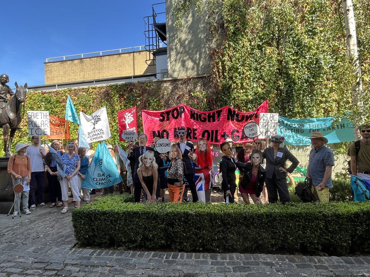 Climate choirs tell Barclays and HSBC in Bristol to stop funding Climate Chaos on 4 September 2023 

#Barclays #HSBC #DefundClimateChaos #LondonEveningStandard #TheGuardian #BBC #BristolLive #BristolClimateChoir #BathClimateChoir #OxfordClimateChoir  #XRBristol