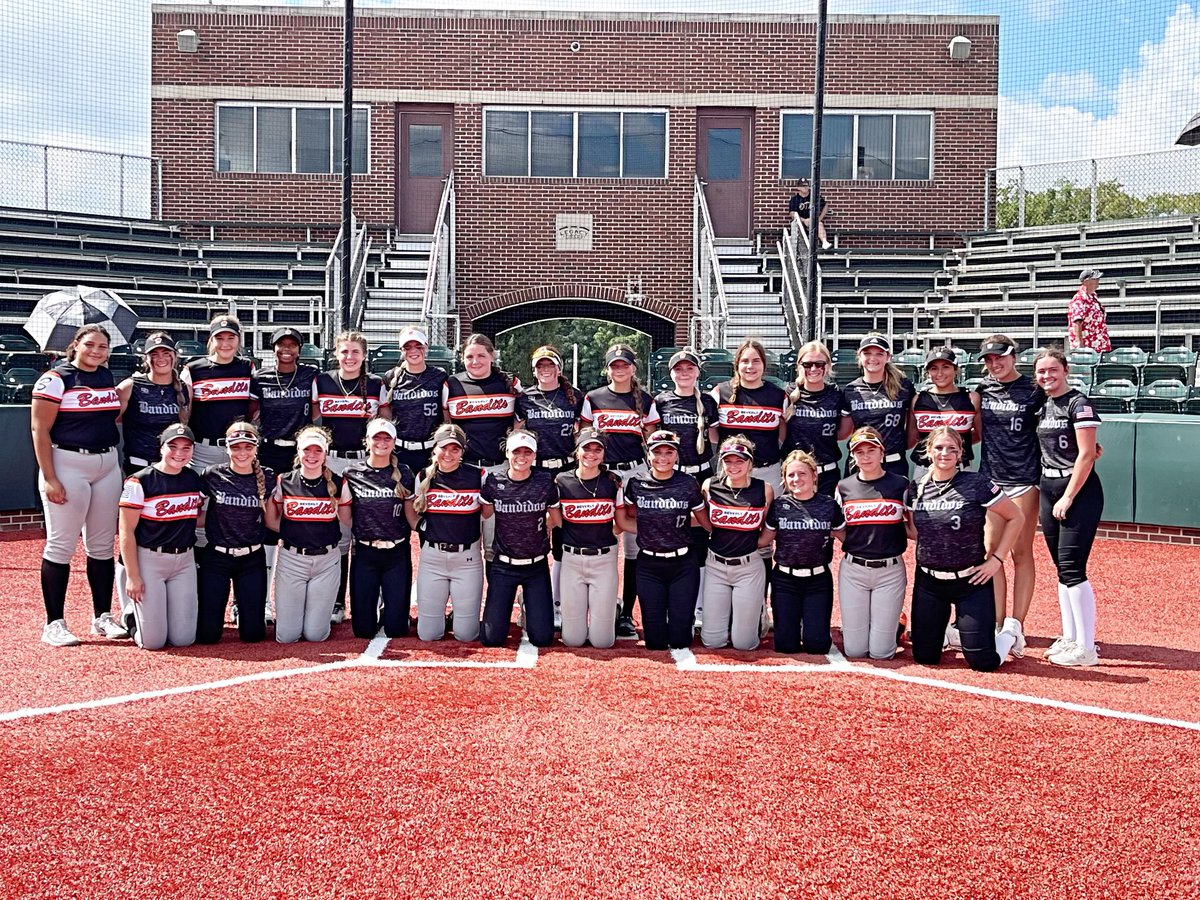 What a great showing for their first tournament together! New Team, New Coaching Staff and we are extremely excited to watch this group of talented athletes compete!! Co-Champions with our sister Bandits @15u_Bandits. Thanks to @PGF_Showdown for a great tournament! 🧡🖤