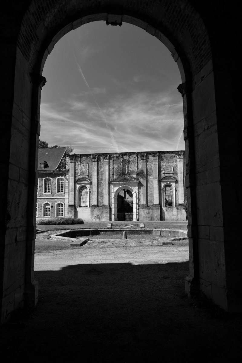 IngridFeyens's tweet photo. #abbaye d'aulne #thuin https://t.co/kBluK4i4AJ